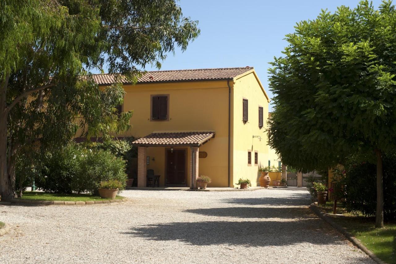 Agriturismo Le Pescine ヴァダ エクステリア 写真