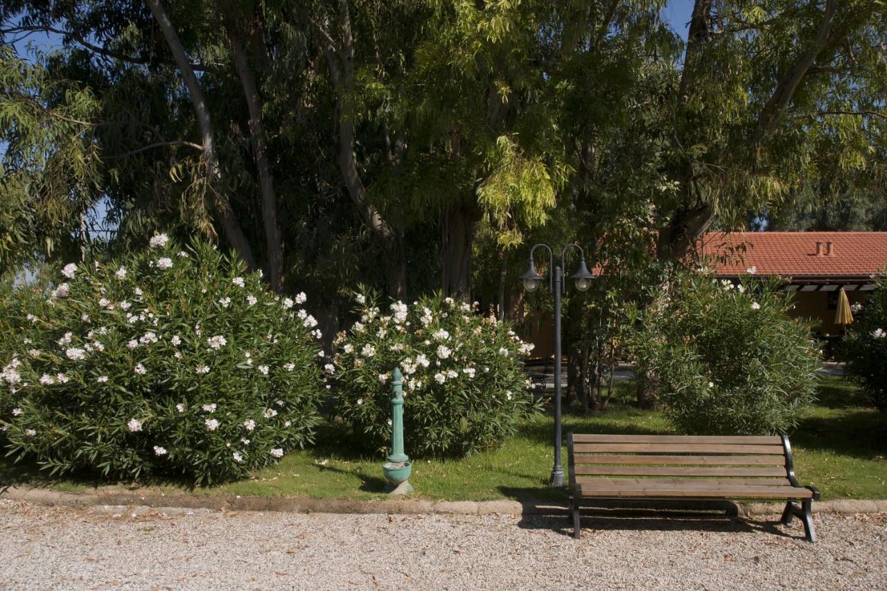 Agriturismo Le Pescine ヴァダ エクステリア 写真