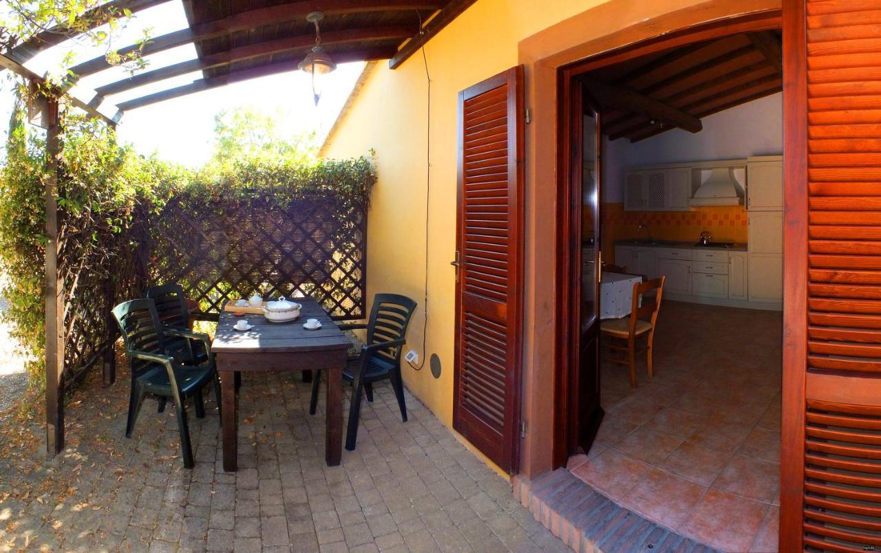 Agriturismo Le Pescine ヴァダ エクステリア 写真