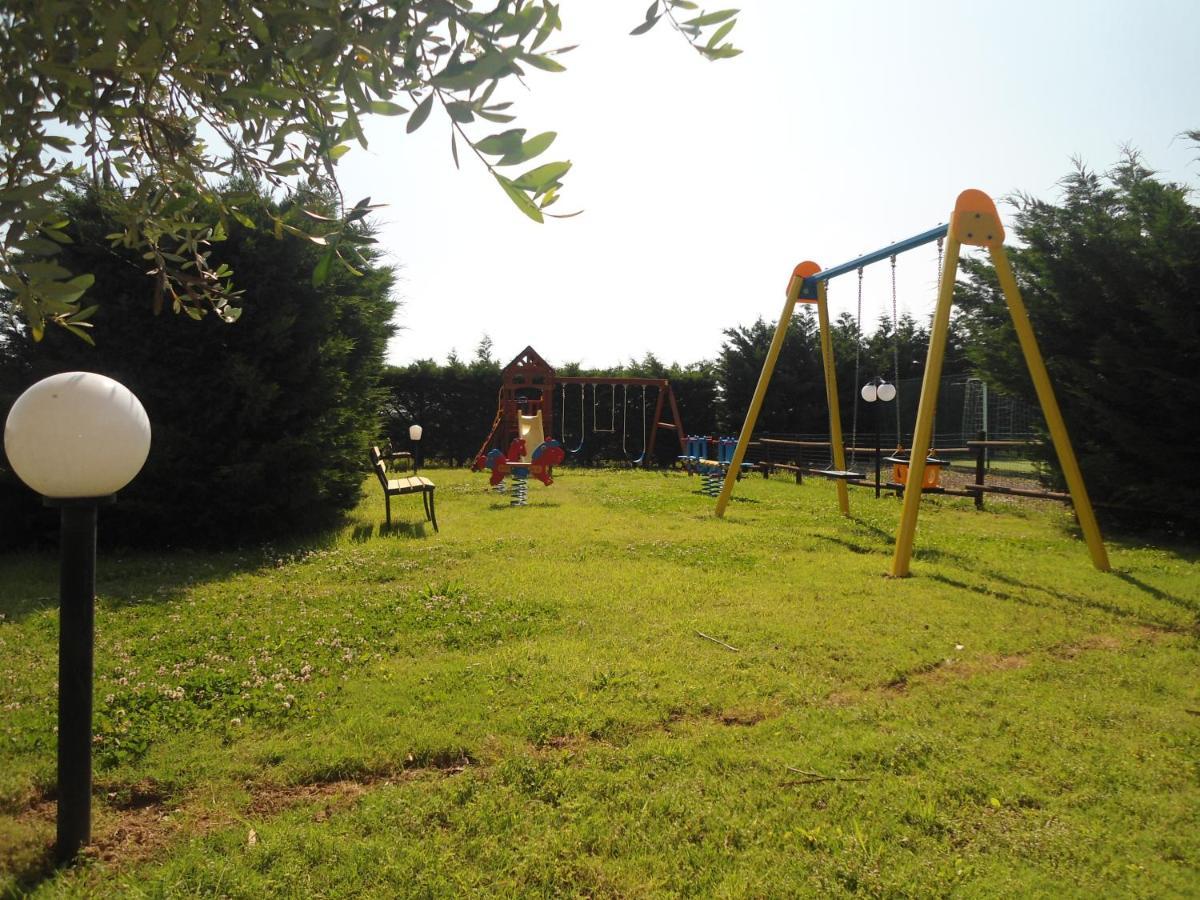 Agriturismo Le Pescine ヴァダ エクステリア 写真