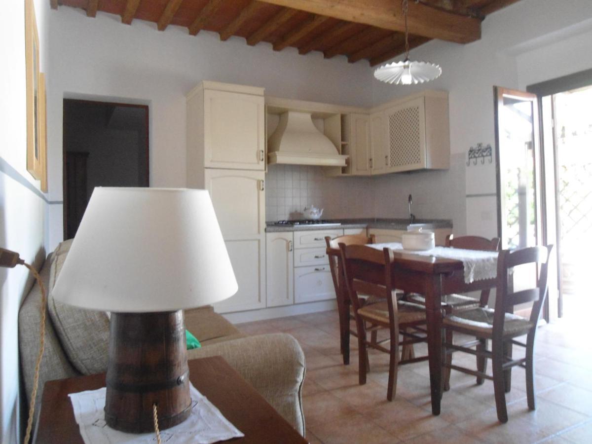 Agriturismo Le Pescine ヴァダ エクステリア 写真