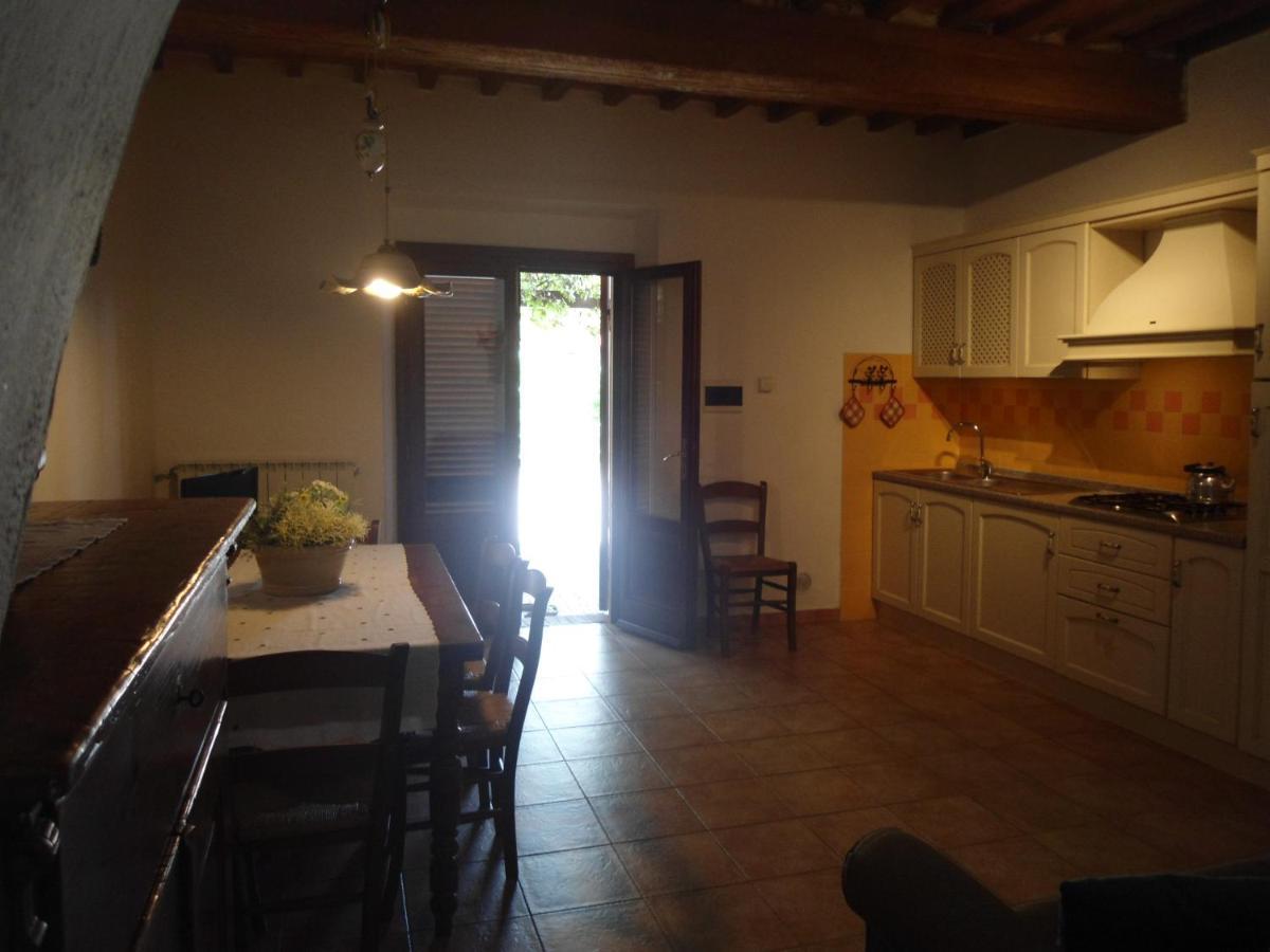 Agriturismo Le Pescine ヴァダ エクステリア 写真
